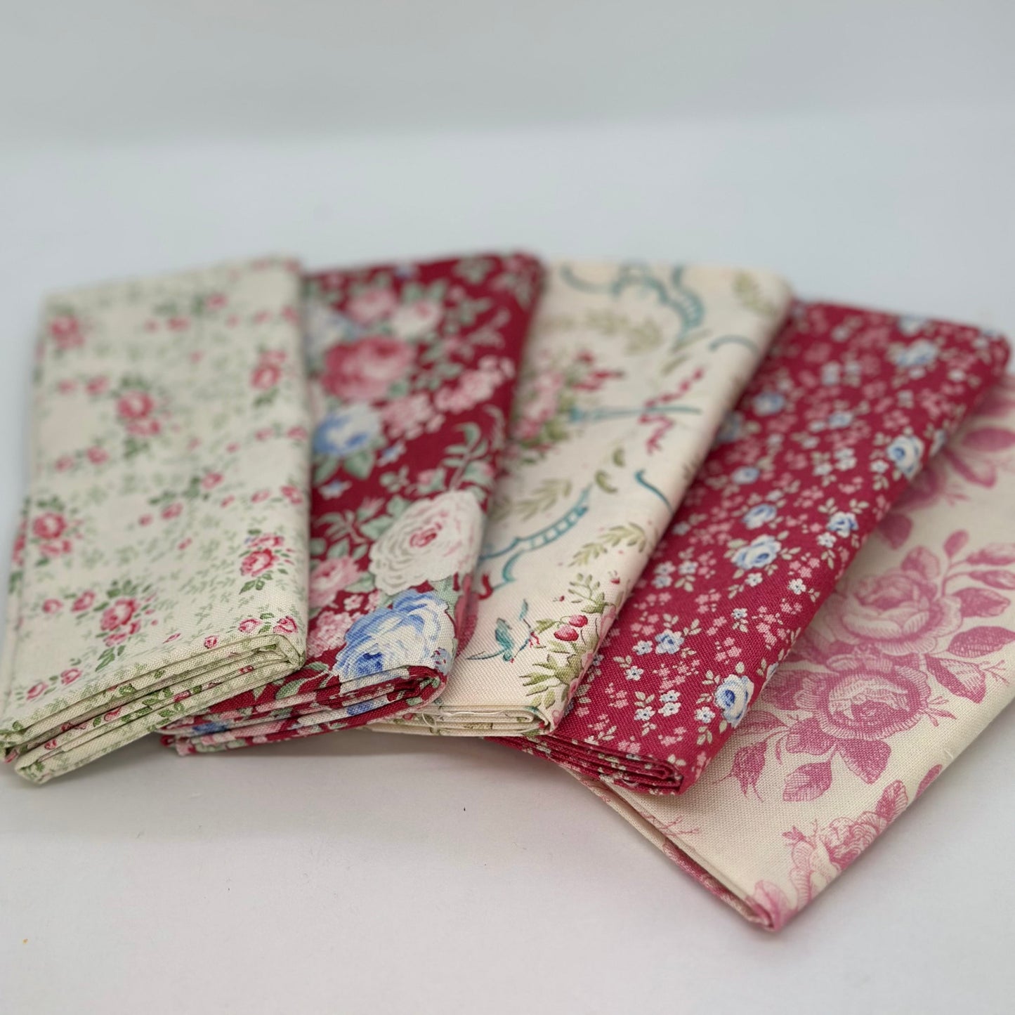 Tilda - The Old Rose Collection - Red / White