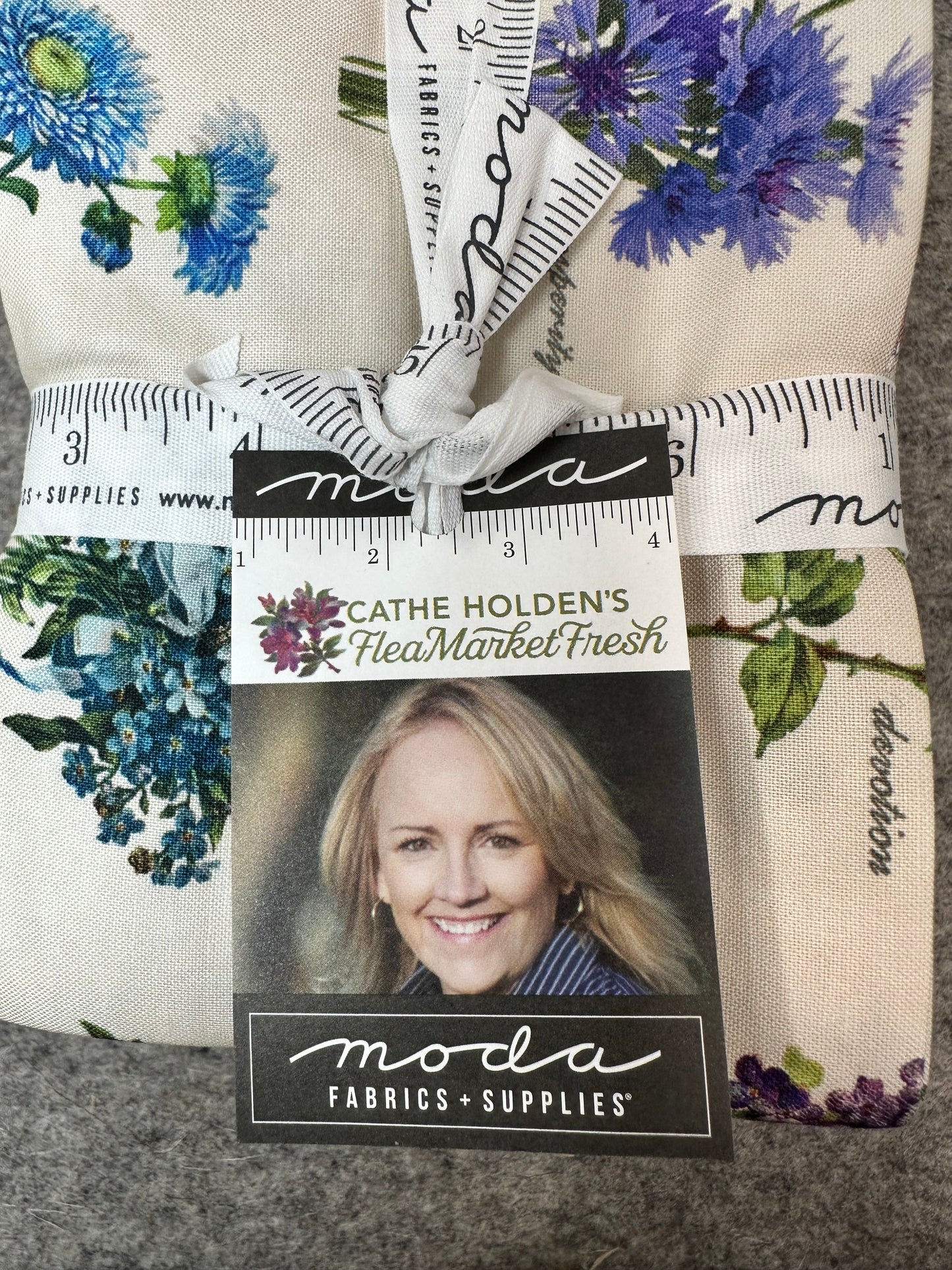 Moda AB Fat Quarter Bundle - FLEA MARKET FRESH by Cathe Holden 100% Cotton