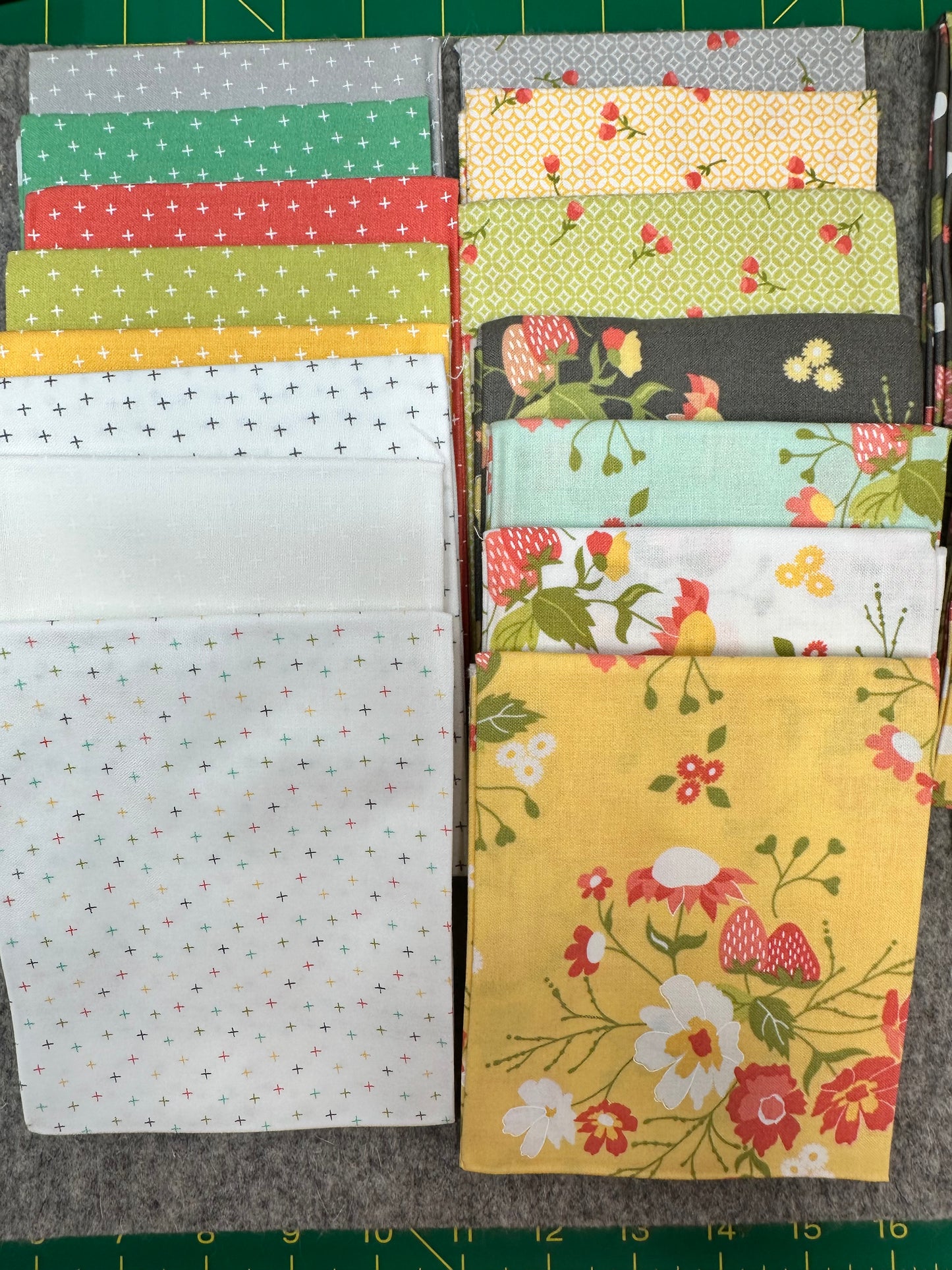 Moda Fat Quarter Bundle - STRAWBERRY JAM by Corey Yoder 100% Cotton
